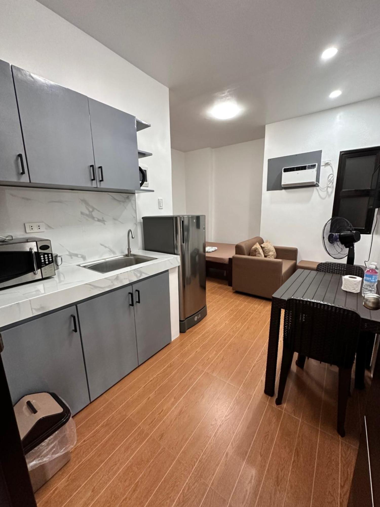 Rjc Building Apartment Olongapo Exterior photo